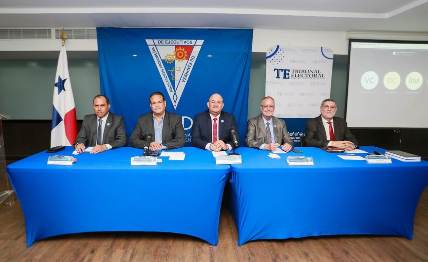 Tribunal Electoral y APEDE hablan sobre avances y desafíos de proceso electoral