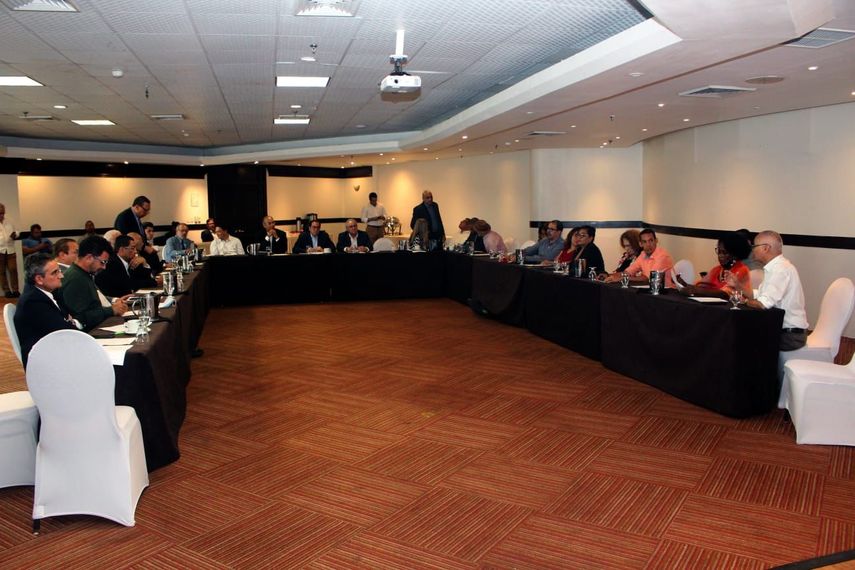 El precandidato presidencial Martín Torrijos se reunió con catedráticos e investigadores de la Universidad de Panamá.