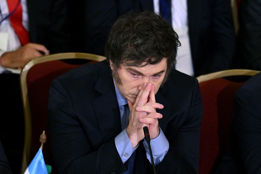 Milei afronta tercera huelga general en Argentina mientras espera por acuerdo con FMI