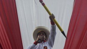 Militares retirados se manifiestan contra supuesto fraude electoral en Perú