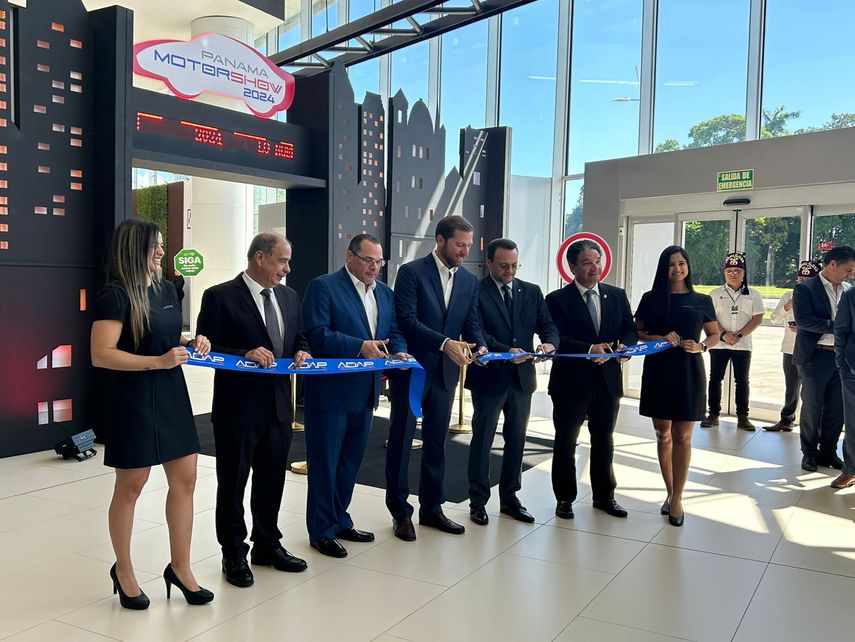 El Panamá Motor Show 2024, la feria automovilística más relevante del país, inició en el Panamá Convention Center, con una destacada exhibición de modelos y tendencias que se comercializan en el mercado local. El Panamá Motor Show 2024, la feria automovilística más relevante del país, inició en el Panamá Convention Center, con una destacada exhibición de modelos y tendencias que se comercializan en el mercado local.