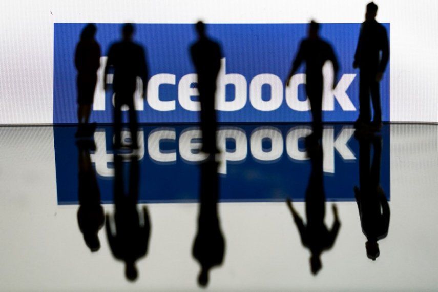 Gobierno de Trump denuncia a Facebook por favorecer a inmigrantes