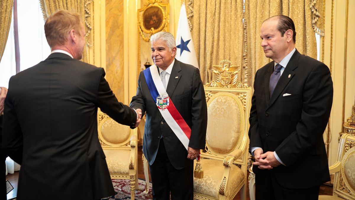 Mulino recibe cartas credenciales de siete nuevos embajadores