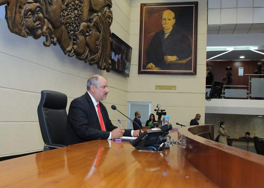 Jorge Herrera, se estrenó en el cargo de presidente de la Asamblea Nacional de diputados. Jorge Herrera, se estrenó en el cargo de presidente de la Asamblea Nacional de diputados.
