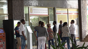 Contribuyentes rechazan alza de impuestos municipales.