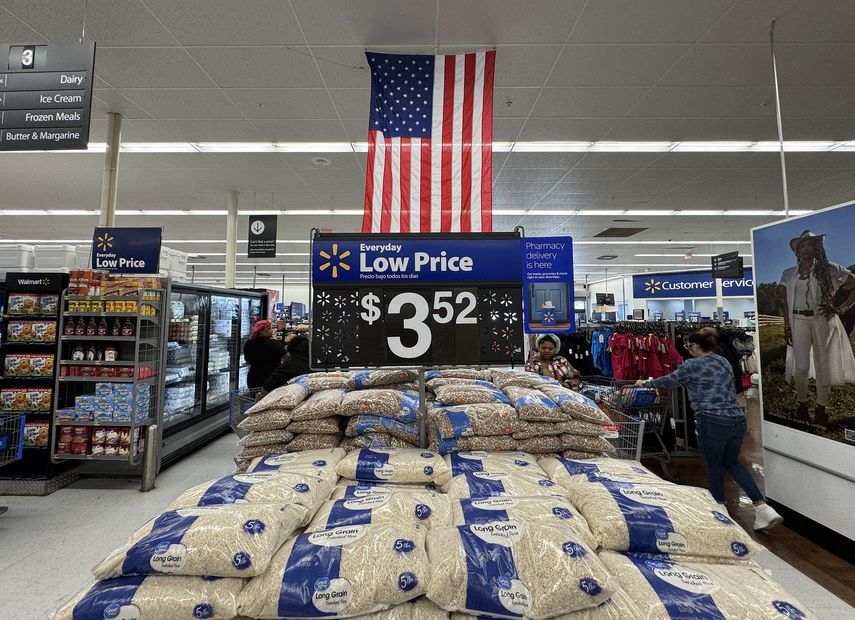 Trump arremete contra Walmart por subir precios tras aranceles Trump arremete contra Walmart por subir precios tras aranceles