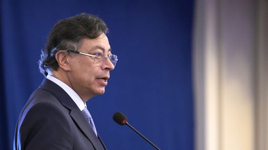 El presidente de Colombia, Gustavo Petro, aseguró este domingo que las armas y explosivos utilizados por grupos armados para atacar a civiles en el departamento del Cauca (suroeste) ingresan desde Ecuador, país con el que su gobierno vive una tensión diplomática. El presidente de Colombia, Gustavo Petro, aseguró este domingo que las armas y explosivos utilizados por grupos armados para atacar a civiles en el departamento del Cauca (suroeste) ingresan desde Ecuador, país con el que su gobierno vive una tensión diplomática.