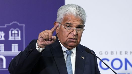 Mulino descarta negociar con Chiquita y promete reabrir Bocas cueste lo que cueste