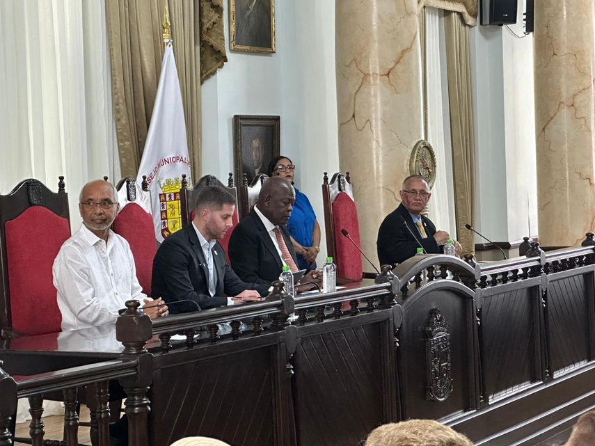 Proyecto d epresupuesto 2026 fue sometida a consideración del Concejo Municipal.