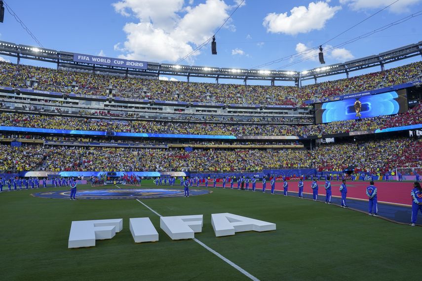 La FIFA vende por pedazos de colección el césped de la final del Mundial