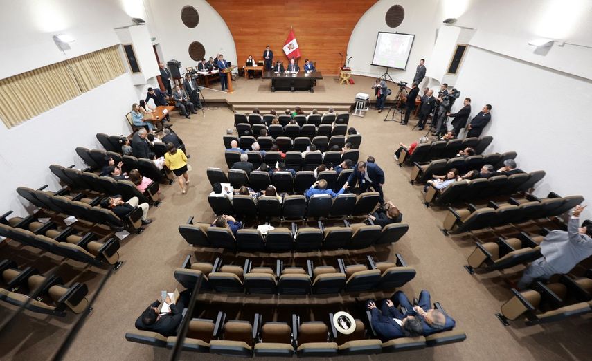 Congreso del Perú elige este miércoles nuevo presidente interino tras destitución de José Jerí
