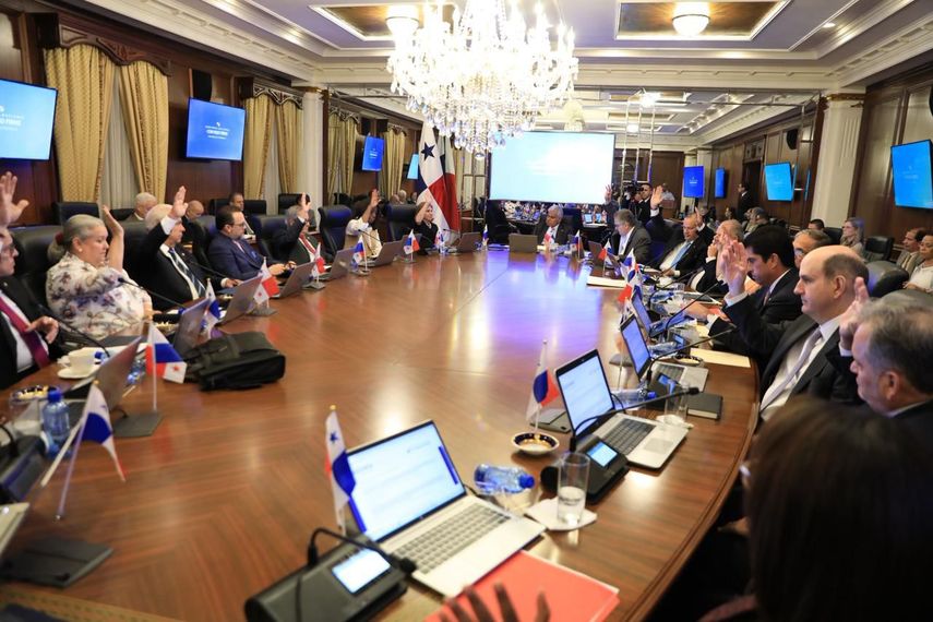 El Gabinete avaló la contratación.