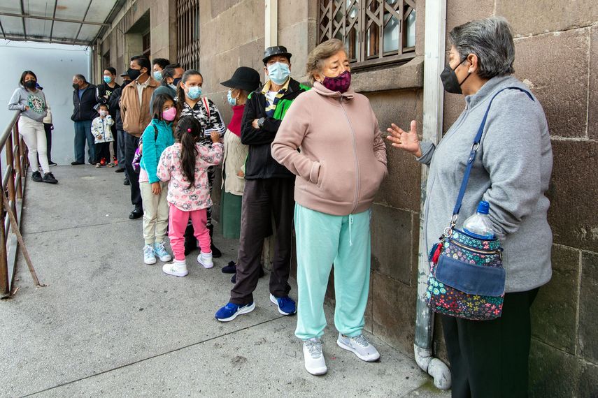 Ecuador reporta transmisión comunitaria de variante ómicron