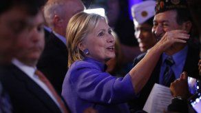 Clinton lanza video criticando visita de Trump a México