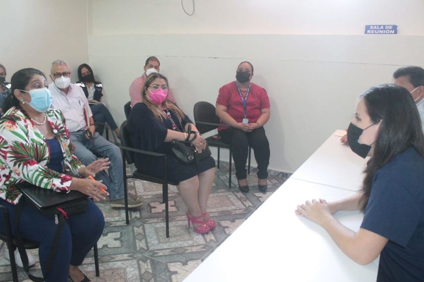 La directora del SENNIAF evalúa acciones para erradicar trabajo infantil