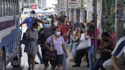 Panamá eliminará uso obligatorio de mascarillas en espacios abiertos desde el 28 de marzo