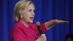 El FBI descubre 15.000 correos más de Clinton vinculados a su escándalo