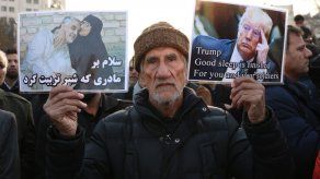 Manifestantes de Irak en pie de guerra contra los ocupantes de EEUU e Irán