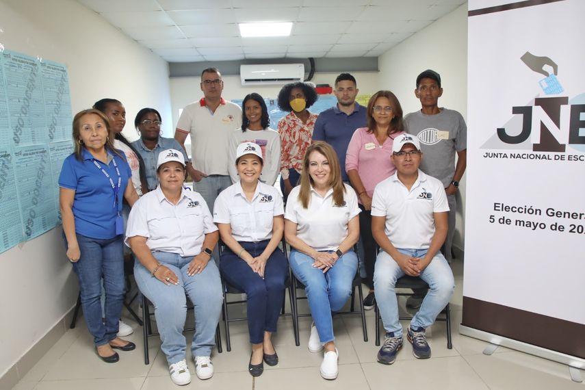 Junta Nacional de Escrutinio se reúne con miembros de mesa de San Miguelito