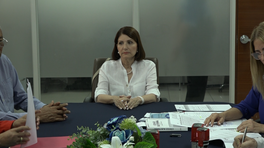 Marta de Martinelli: TE buscaba entorpecer mi postulación