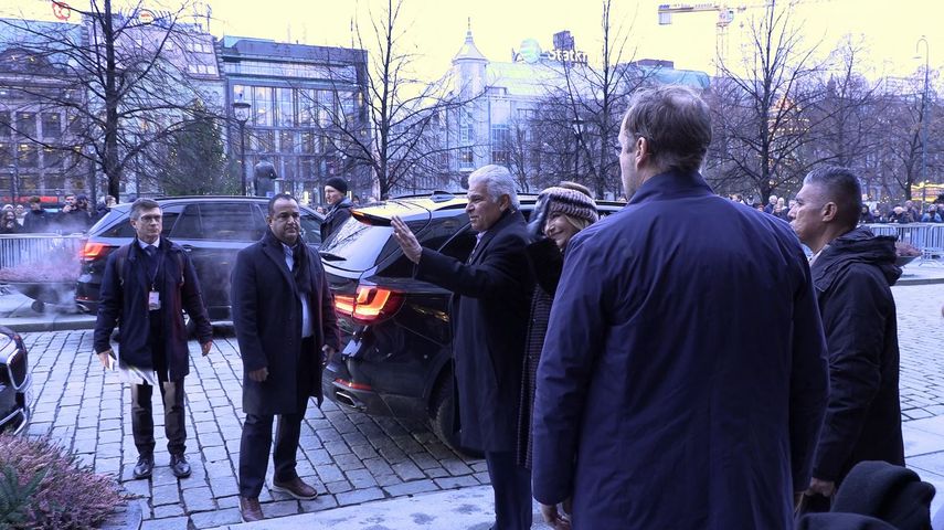 El presidente de Panamá, José Raúl Mulino, recibió una ovación este martes a su salida del Gran Hotel Oslo, sede de la ceremonia del Premio Nobel de la Paz, que este año será entregado a la líder opositora venezolana María Corina Machado.