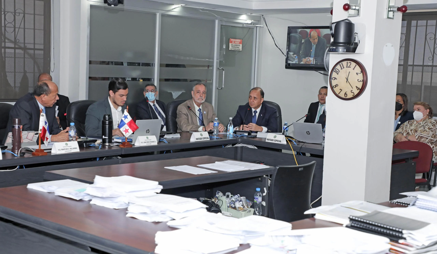 El Tribunal Electoral se refirió a los recursos económicos que requieren y en los que pueden incurrir las personas que aspiran un cargo de elección popular no solo por la libre postulación.