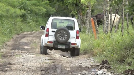 En diversos sectores de Dolega, las quebrada pasan por encima puentes y han dañado más los caminos.&nbsp;