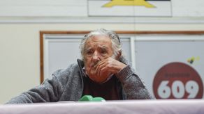 Expresidente de Uruguay José Mujica anuncia que tiene un tumor en el esófago