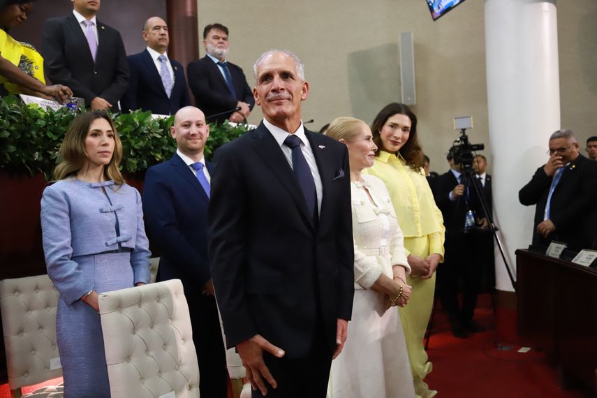 El conservador Nasry Asfura asume como nuevo presidente de Honduras