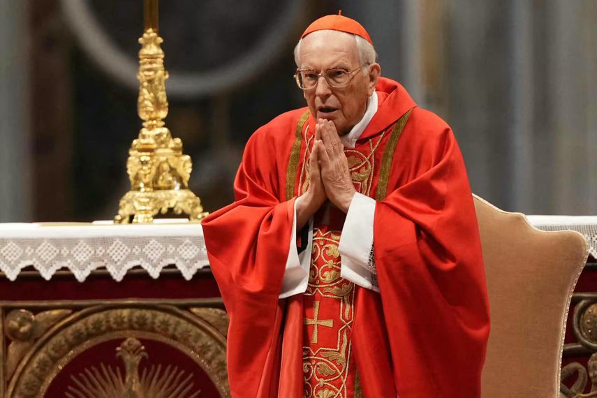 Cardenal decano expresa su deseo de una fumata blanca ya en la tarde del jueves