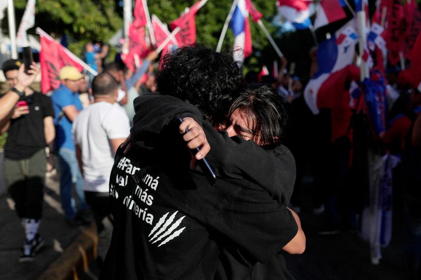 El Pleno de la Corte Suprema de Justicia, de forma unánime, declaró este 28 de noviembre que la demanda de inconstitucionalidad presentada contra la Ley 406 de 20 de octubre de 2023, que aprueba el contrato minero. El Pleno de la Corte Suprema de Justicia, de forma unánime, declaró este 28 de noviembre que la demanda de inconstitucionalidad presentada contra la Ley 406 de 20 de octubre de 2023, que aprueba el contrato minero.