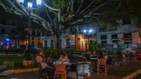 Decreto que reduce toque de queda y autoriza reapertura de bares inicia este 19 de abril