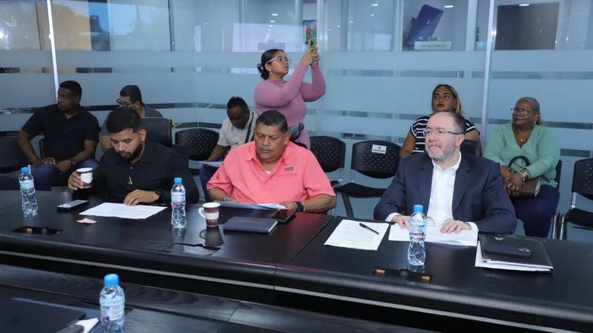Avanza en la Asamblea propuesta que busca regular la buhonería en Panamá