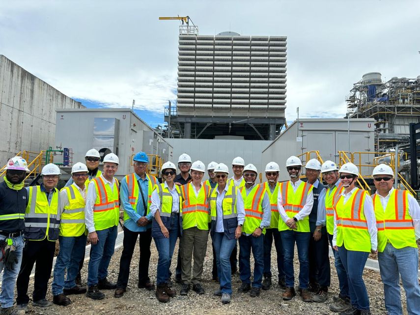 Las autoridades recientemente designadas en el sector energético por el presidente de la República, José Raúl Mulino, realizaron una visita oficial a Generadora Gatún. Las autoridades recientemente designadas en el sector energético por el presidente de la República, José Raúl Mulino, realizaron una visita oficial a Generadora Gatún.