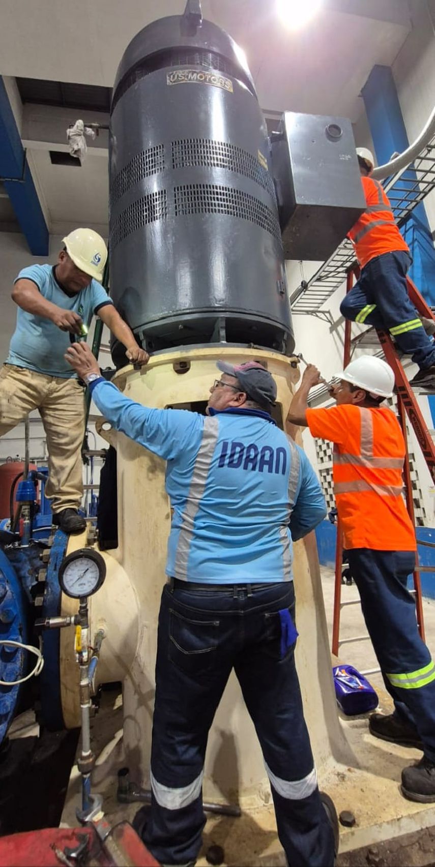 El Instituto de Acueductos y Alcantarillados Nacionales (IDAAN) informó este martes que la planta potabilizadora de Chilibre alcanza el 100% de operación, tras la culminación exitosa de la reparación del motor que completa su sistema de funcionamiento. El Instituto de Acueductos y Alcantarillados Nacionales (IDAAN) informó este martes que la planta potabilizadora de Chilibre alcanza el 100% de operación, tras la culminación exitosa de la reparación del motor que completa su sistema de funcionamiento. 