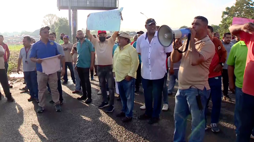 Gremios empresariales y gobierno rechazan cierres de vías