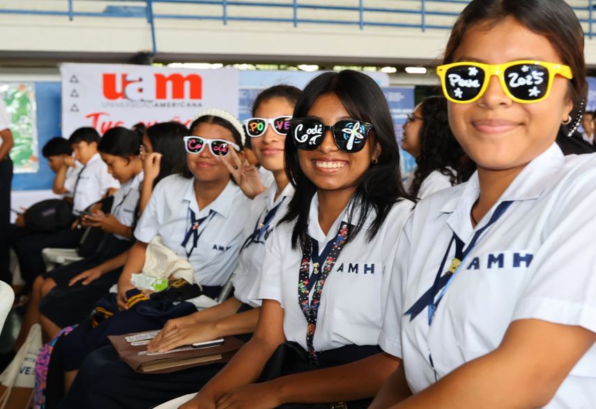 530 estudiantes graduandos fueron orientados sobre demanda laboral en Coclé