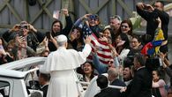 El papa León XIV declaró este martes que espera que el presidente de Estados Unidos, Donald Trump, esté buscando una vía de salida a la guerra en Oriente Medio, al tiempo que hizo un llamado al diálogo. El papa León XIV declaró este martes que espera que el presidente de Estados Unidos, Donald Trump, esté buscando una vía de salida a la guerra en Oriente Medio, al tiempo que hizo un llamado al diálogo.