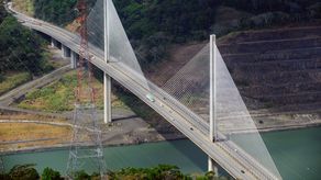 La ATTT estableció nuevas disposiciones sobre la vía Centenario. AFP
