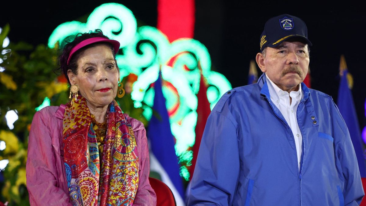 Los esposos y copresidentes de Nicaragua, Daniel Ortega y Rosario Murillo, clamaron este jueves por la paz en el mundo y que cese la codicia y el afán de dominio, en un mensaje en ocasión de la Navidad. Los esposos y copresidentes de Nicaragua, Daniel Ortega y Rosario Murillo, clamaron este jueves por la paz en el mundo y que cese la codicia y el afán de dominio, en un mensaje en ocasión de la Navidad.