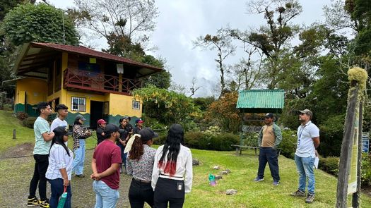 Estudiantes de la escuela de Ingeniería Agrícola, que cursan la asignatura Manejo de Cuencas Hidrográfica de la Facultad de Ciencias Agropecuarias (FCA) de la Universidad de Panamá (UP), realizaron la gira de campo en el&nbsp;distrito de Boquete.