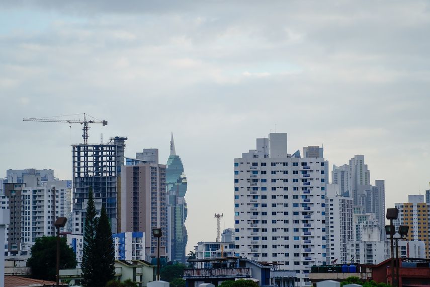 La Cámara Panameña de la Construcción (CAPAC), hizo este lunes un llamado al Sindicato Único de Trabajadores de la Construcción (Suntracs), ante el anuncio de una huelga.