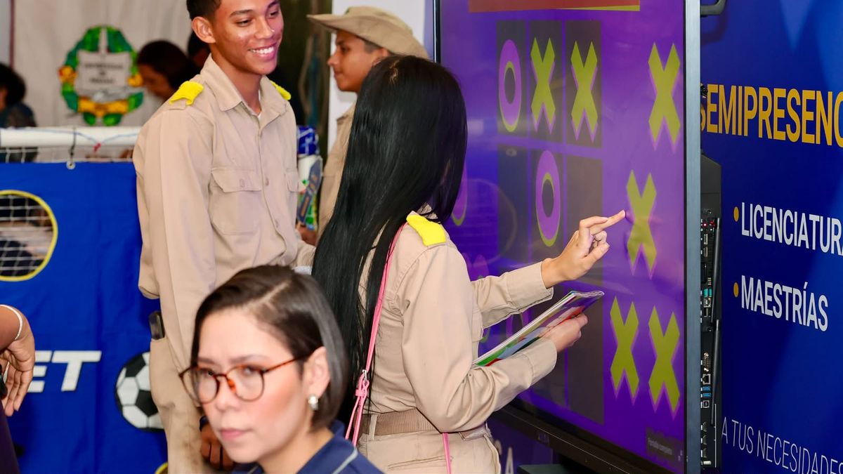 Expo Vocacional Futuro 360 orienta a estudiantes a elegir carrera profesional Expo Vocacional Futuro 360 orienta a estudiantes a elegir carrera profesional