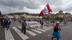Los bloqueos en Perú privan a Cusco de turistas y víveres