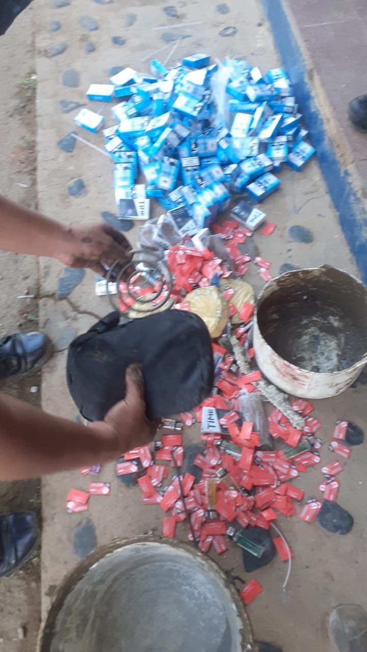 Decomisan presunta droga y tanques con doble fondo con sustancias prohibidas