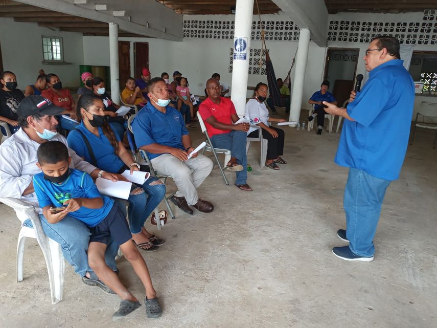 Movimiento Unidad propone call center de bancos en Panamá