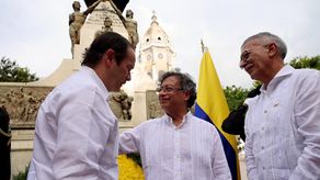 Petro busca en Panamá recuperar memoria histórica de colombianos muertos en el siglo XIX