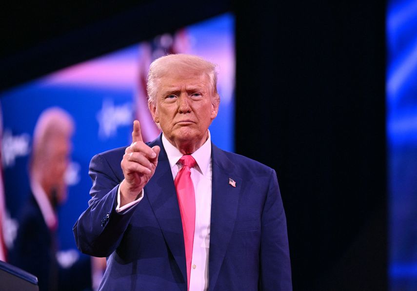 Trump firma orden ejecutiva que crea una "Reserva Estratégica de Bitcóin" Trump firma orden ejecutiva que crea una "Reserva Estratégica de Bitcóin"