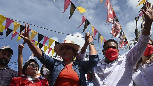 Candidatos de izquierda y derecha arrecian campaña electoral en Honduras