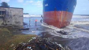 Ambas embarcaciones son de bandera extranjera, señala la AMP.